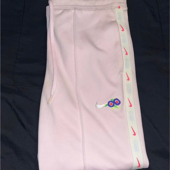 Nike Kids Light Pink Joggers with Floral Logo - Picture 1 of 3